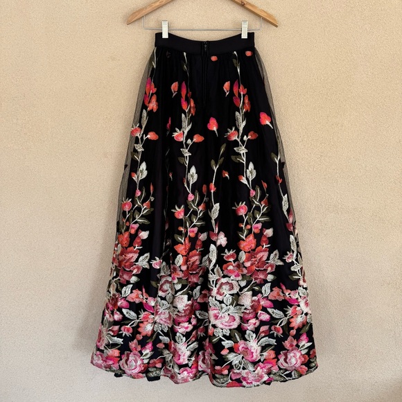 Trixxi embroidered floral Tulle formal maxi skirt Sz 1 - Picture 3 of 7